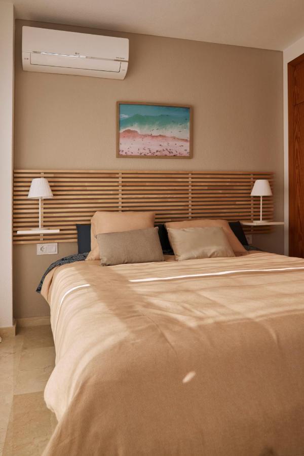 Bright Sunny Albir Beach Apartment 알비르 외부 사진